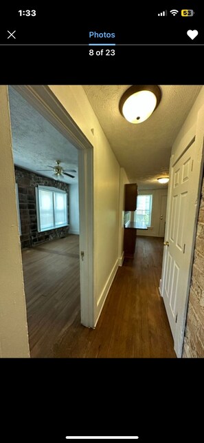 Interior - Cozy 1-bedroom apartment in tranquil Omaha with AC (Omaha)
