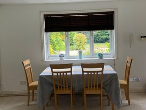 Dining - The Bungalow offers 2 private, spacious and stylish ensuite bedrooms (West End, Woking)