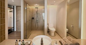 Shower, free toiletries, hair dryer, bathrobes - Vikasa Evolution Retreat Phuket (Mueang Phuket)