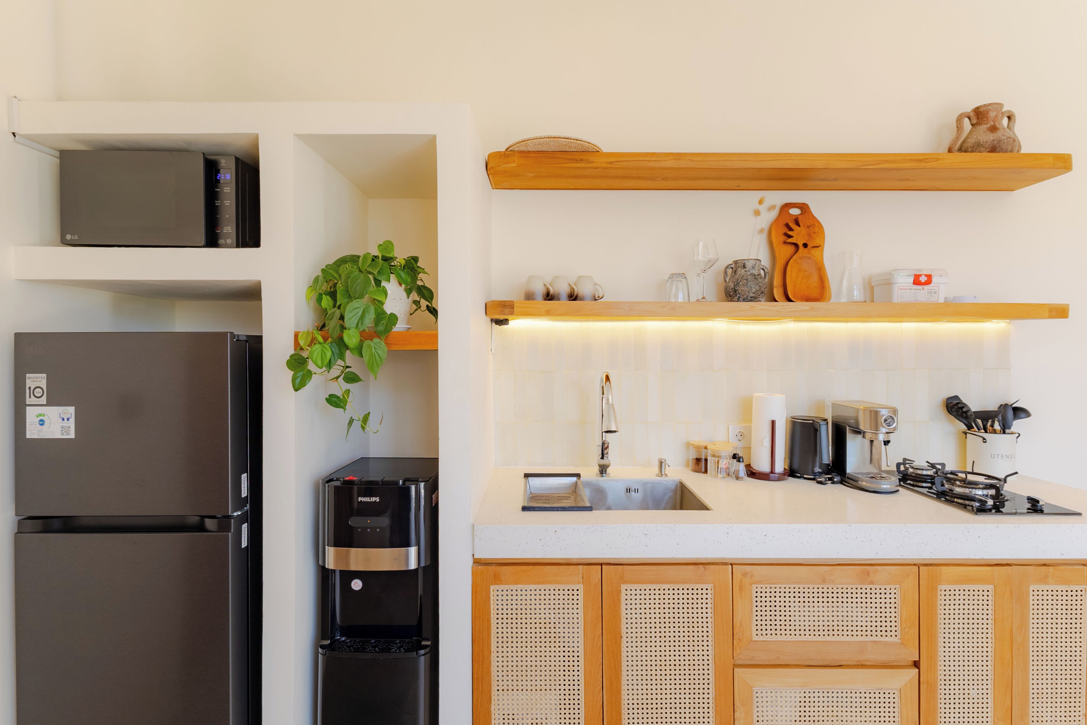 Coffee/tea maker, microwave, stovetop, electric kettle