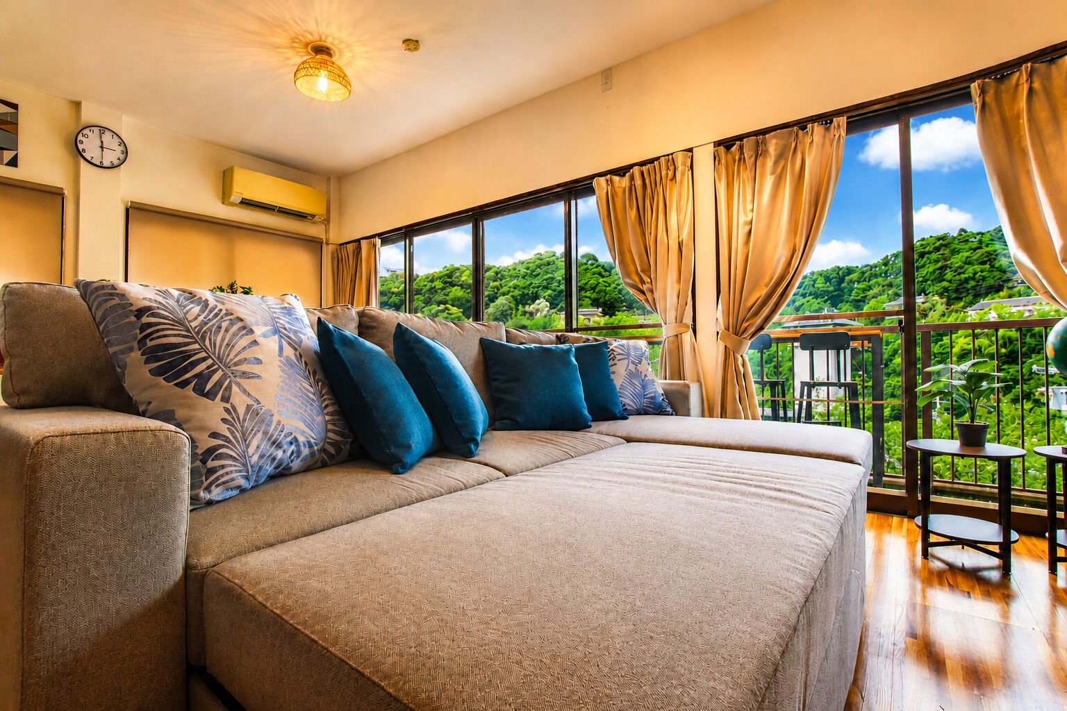 Family Villa, Balcony, Partial Ocean View | Living area