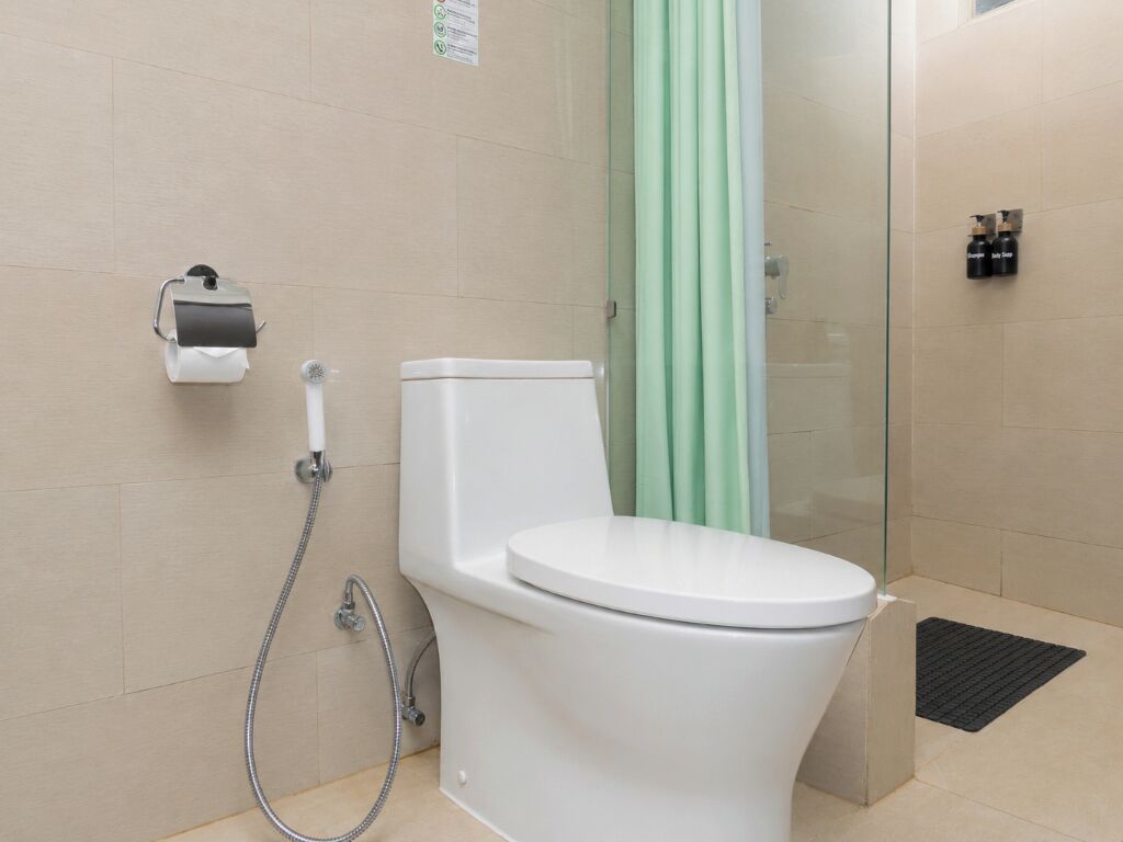 Classic Kids Queen | Badezimmer | Dusche, Hausschuhe, Handtücher, Toilettenpapier
