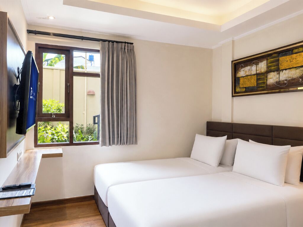 In-room safe, desk, iron/ironing board (on request), WiFi (free)
