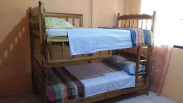 Dormitorio compartido, 1 habitación, accesible para personas con discapacidad, balcón | 1 dormitorio