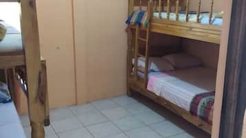 Dormitorio compartido, 1 habitación, accesible para personas con discapacidad, balcón | 1 dormitorio