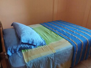 Shared Dormitory, 1 Bedroom, Accessible, Balcony - Room-el Zonte Tiki Surfer Beds Steps f (Chiltiupan)