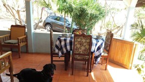 Shared Dormitory, 1 Bedroom, Accessible, Balcony | Dining room - Room-el Zonte Tiki Backpacker Beds & O (Chiltiupan)