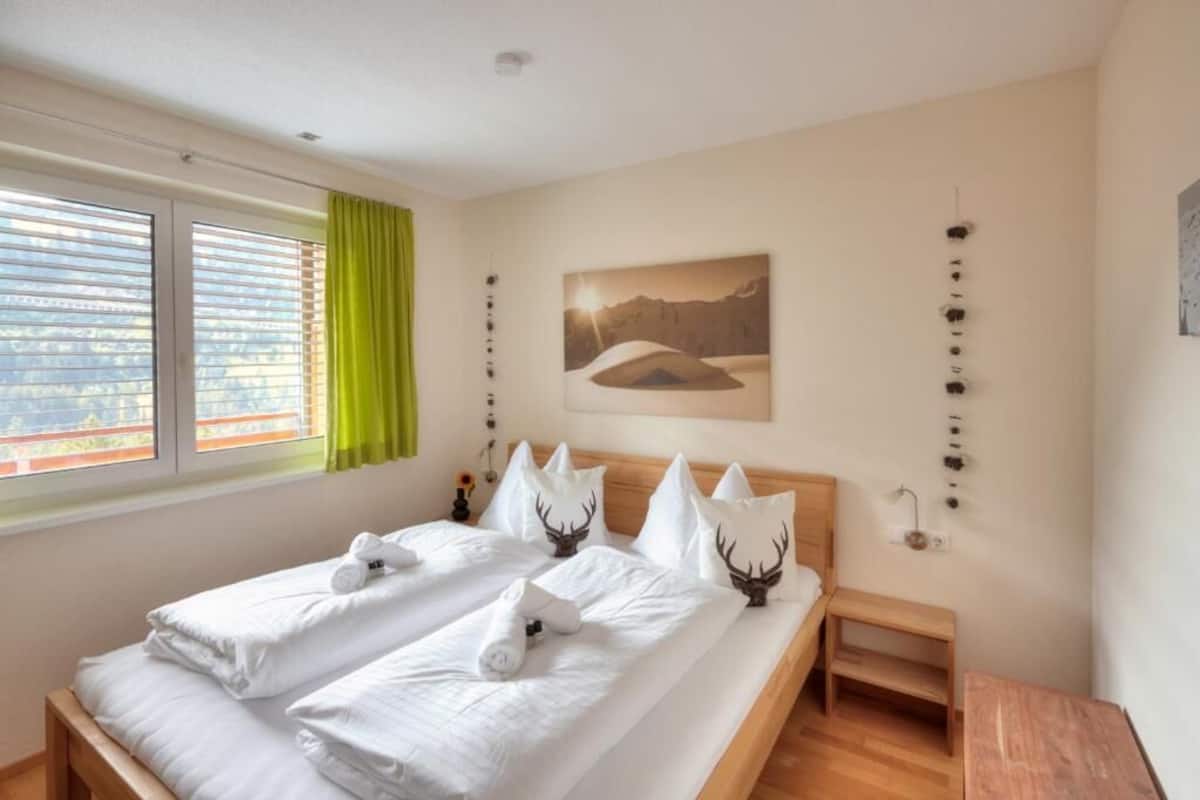 Condo, Balcony, Mountain View | Soundproofing, iron/ironing board, WiFi (free)