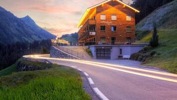 Condo, Balcony, Mountain View | Exterior