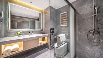 Bathroom | Hair dryer, towels, soap, shampoo
