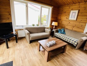 Living room - Peaceful Family Chalet With Terrace (Sint-Annaland)