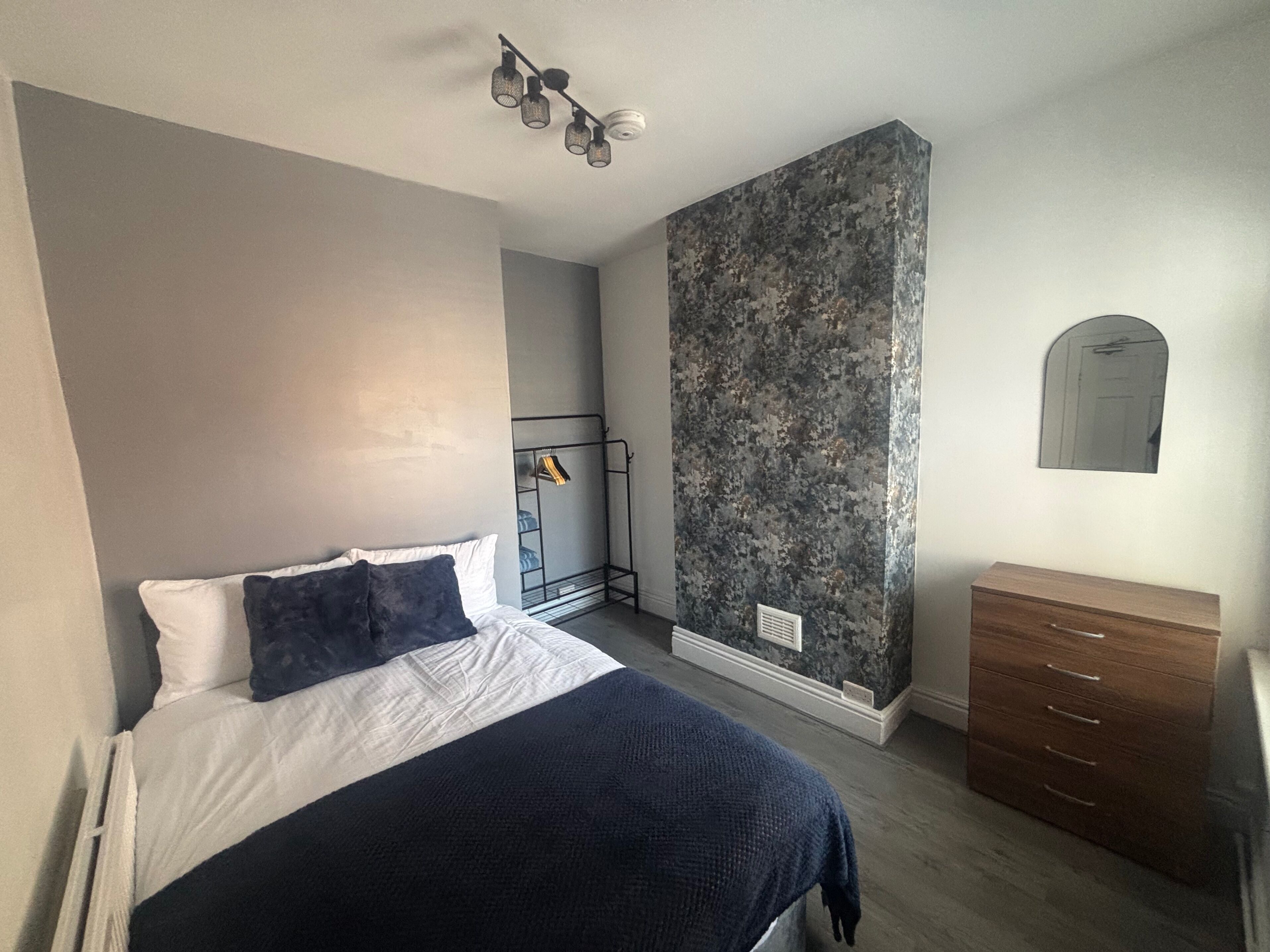 5 habitaciones, wifi gratis y ropa de cama 
