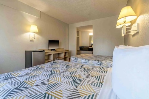 2 Full Beds|Renovated,Mini Fridge