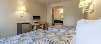 2 Full Beds|Renovated,Mini Fridge