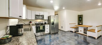 Bring Your Boat! Updated Cabin in Priest River