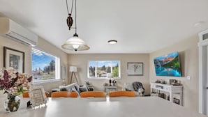 Interior - The Nest House (Burlington)
