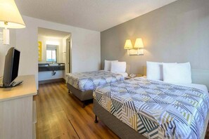 Free WiFi - 2 Queen Beds | Hayward (Hayward)