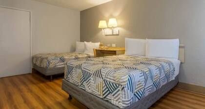 2 Queen Beds | Hayward