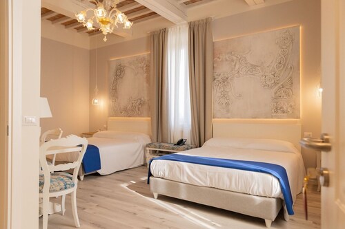 Villa in San Giacomo Roncole with 12 bedrooms sleeps 30