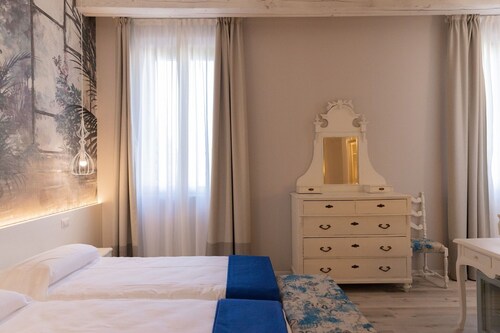 Villa in San Giacomo Roncole with 12 bedrooms sleeps 30