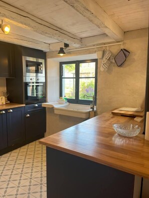 茶具/咖啡用具、冰箱、微波炉、烤箱