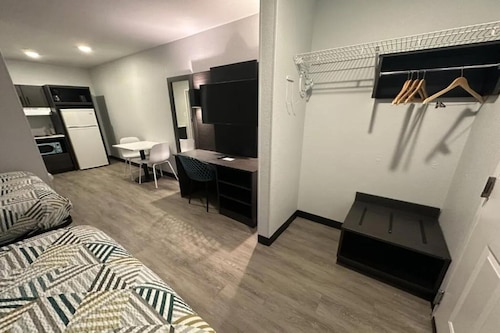 2 Queen Beds|Non-Smoking,Kitchen