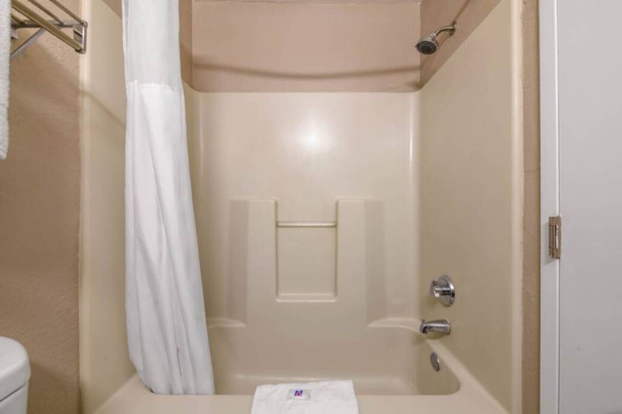 Shower, towels