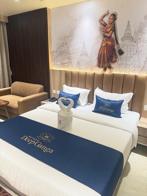 Desk, free WiFi - Hotel Royale Deep Ganga Puri (Puri)