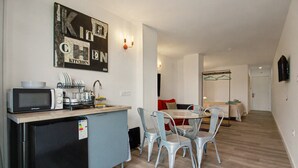 Interior - Apartment with Mountain Views, Balcony, and Wi-Fi (Ampuero)