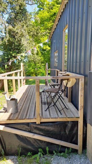 Terrace/patio - Luxury Caravan in the Heart of Nature (Charron)