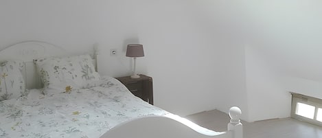 3 bedrooms, WiFi, bed sheets