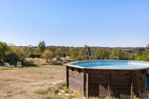 Cottage 'Gîte Grand-mère' with Air Conditioning, Private Pool, Terrace, and Wi-Fi