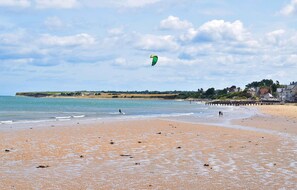 Beach - 2 bedroom lovely home in SAINT-GERMAIN-DU-PERT (SAINT-GERMAIN-DU-PERT)