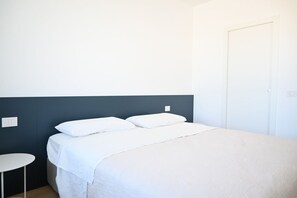 Room - SE307 - Senigallia, elegant one-bedroom apartment with an outdoor loggia and parking space. (Senigallia)