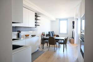 Dining - SE307 - Senigallia, elegant one-bedroom apartment with an outdoor loggia and parking space. (Senigallia)