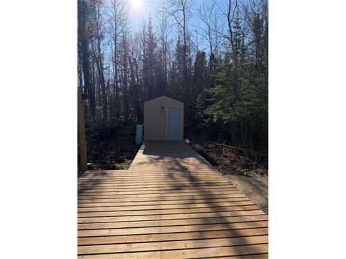Cabin-Open floor plan in beautiful Bovey perfect for a relaxing getaway