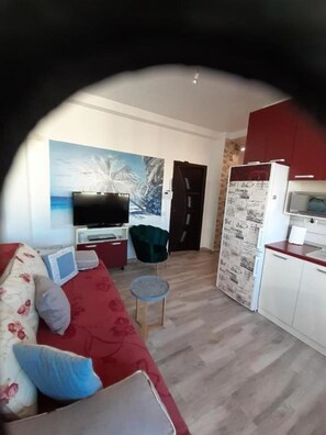 Living area - Cozy 1-bedroom apartment in gorgeous Constanta with AC (Constanta)