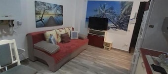 Cozy 1-bedroom apartment in gorgeous Constanta with AC