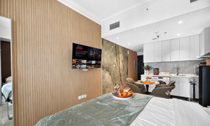 Room - Marina Studio Pool View Walk to JBR (Dubai)