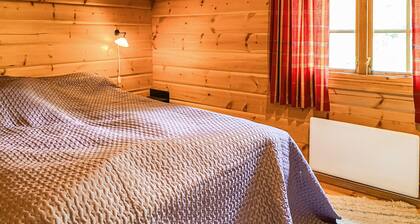 Stunning home in Bjorli with WiFi