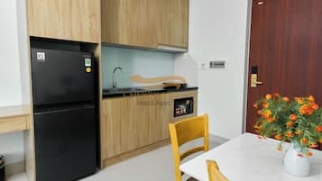 Deluxe Double Room Single Use, City View | Interior