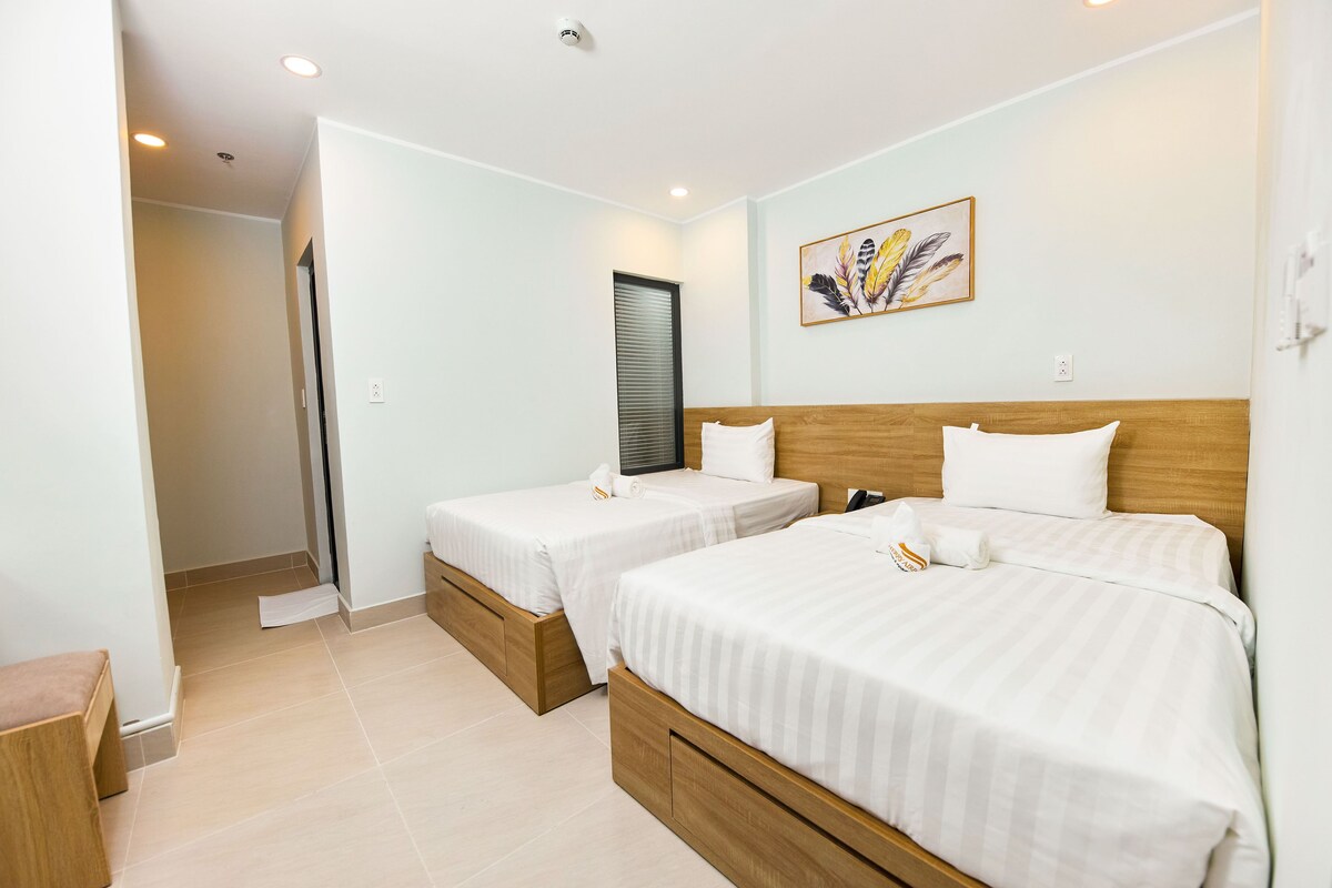 Standard Double or Twin Room | Free minibar items, free WiFi, bed sheets