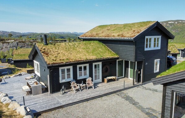 Exterior - Stunning home in Tjørhom with sauna (Tjørhom)