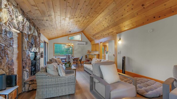 TV, offices - Granite Heights - Secluded Forest Retreat (Stateline)