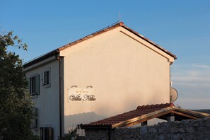 Esterni