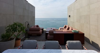 Casa CABaN HAYAMA