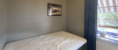4 bedrooms, travel cot, free WiFi
