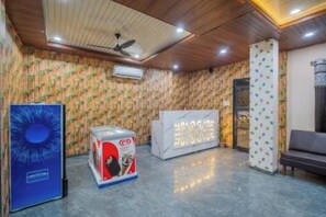 Lobby - Hotel Misty Prime (Indore)