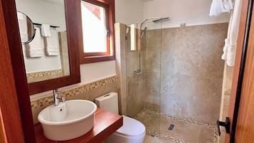 Villa, 3 Bedrooms, Smoking, Private Pool | Bathroom