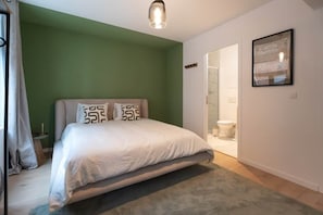 1 bedroom, desk, iron/ironing board, WiFi (free)